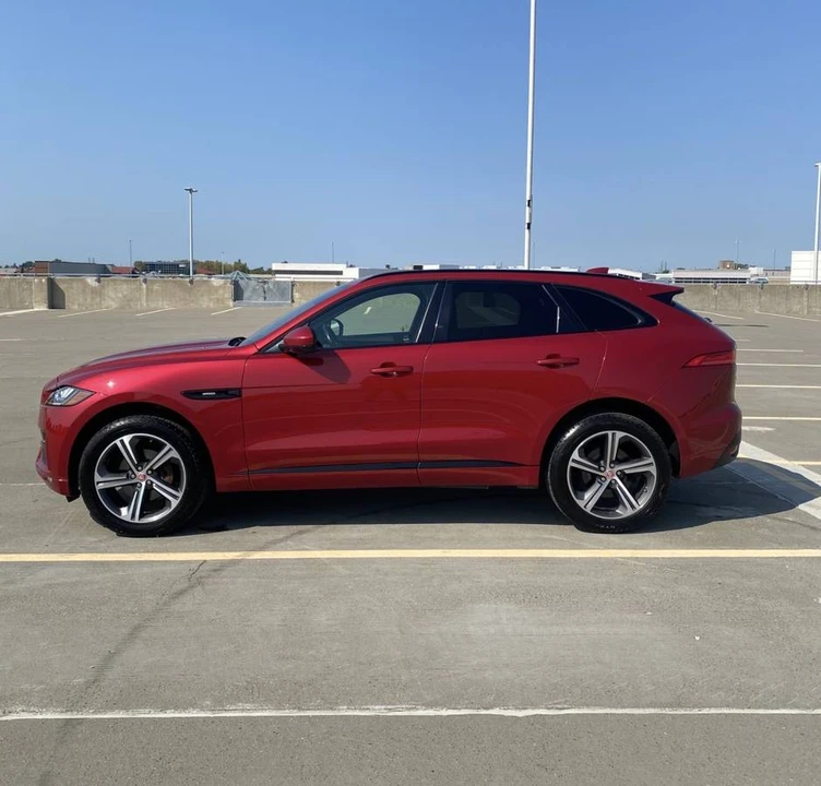 2019 Jaguar F-Pace - Image 7 of 10