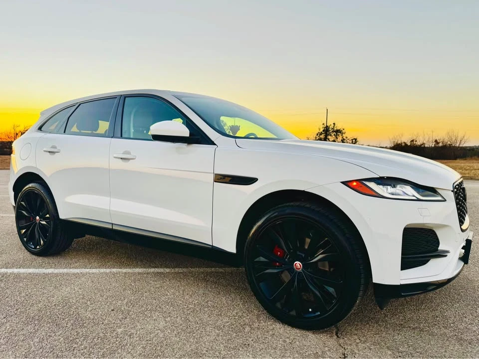 2022 Jaguar F-Pace - Image 7 of 10