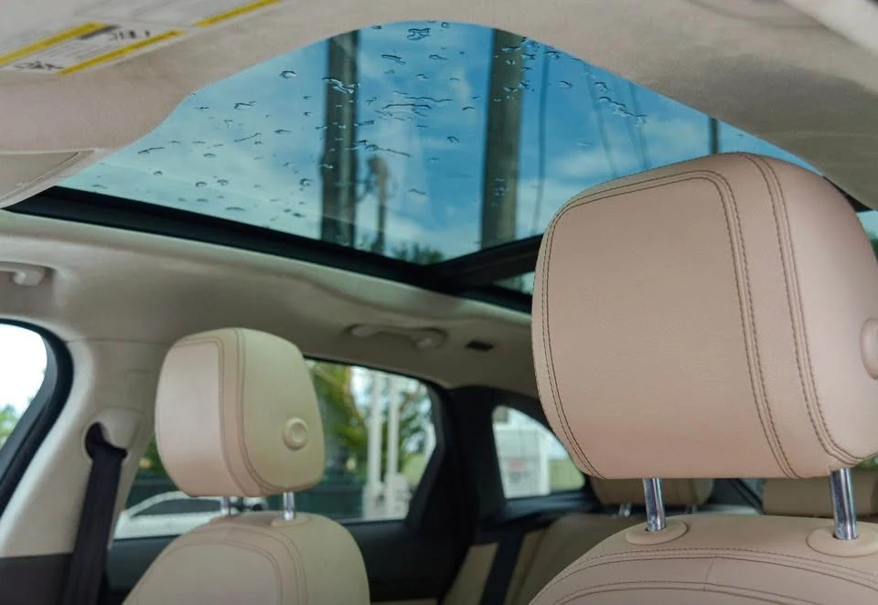 2019 Jaguar F-Pace - Image 8 of 10