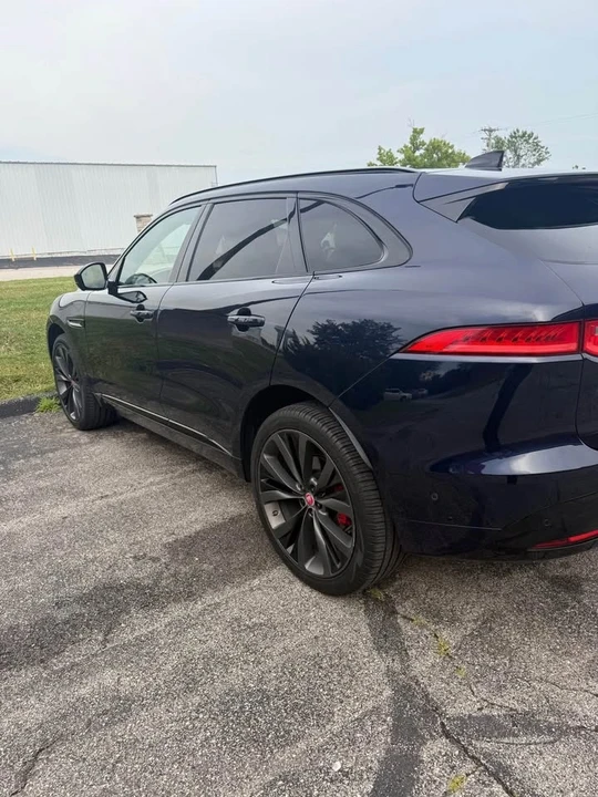 2020 Jaguar F-Pace - Image 5 of 10