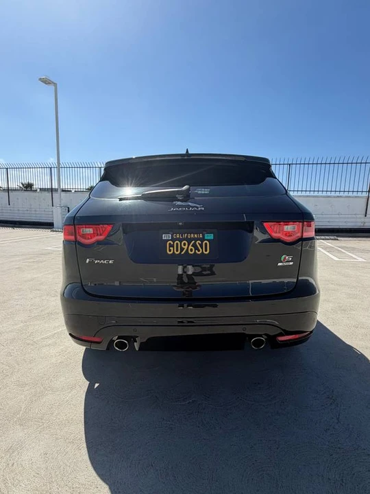 2020 Jaguar F-Pace - Image 5 of 17
