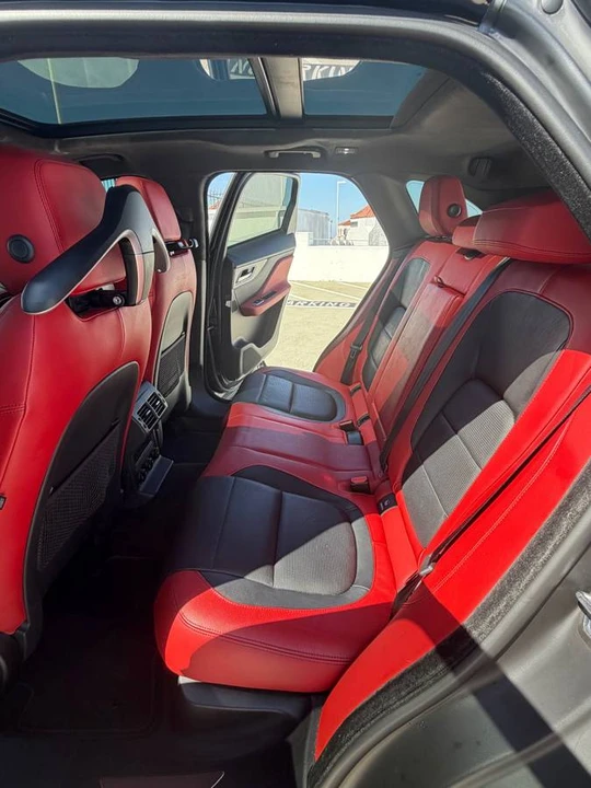2020 Jaguar F-Pace - Image 9 of 17
