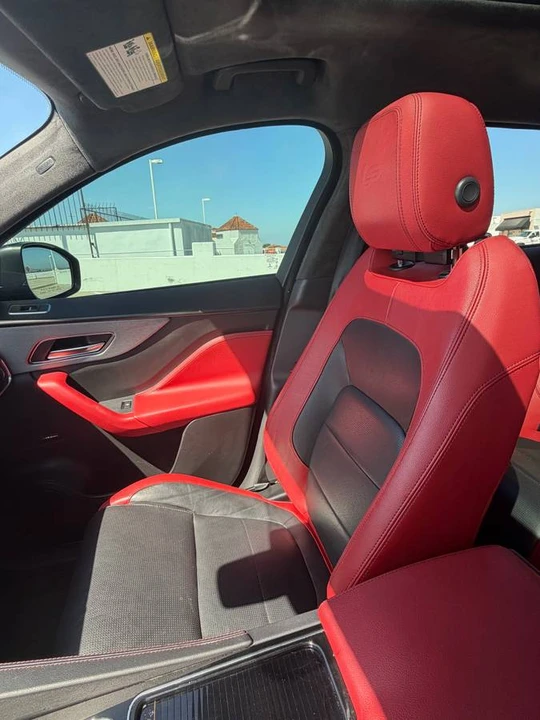 2020 Jaguar F-Pace - Image 13 of 17