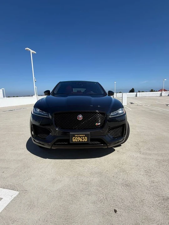 2020 Jaguar F-Pace - Image 6 of 17