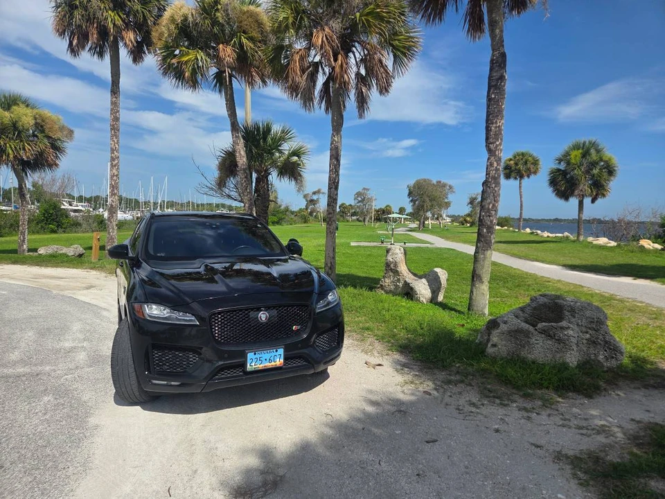 2017 Jaguar F-Pace - Image 3 of 13
