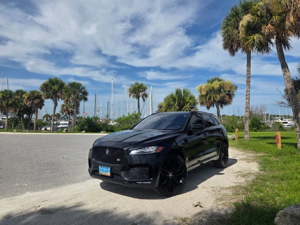 2017 Jaguar F-Pace - Image 4 of 13