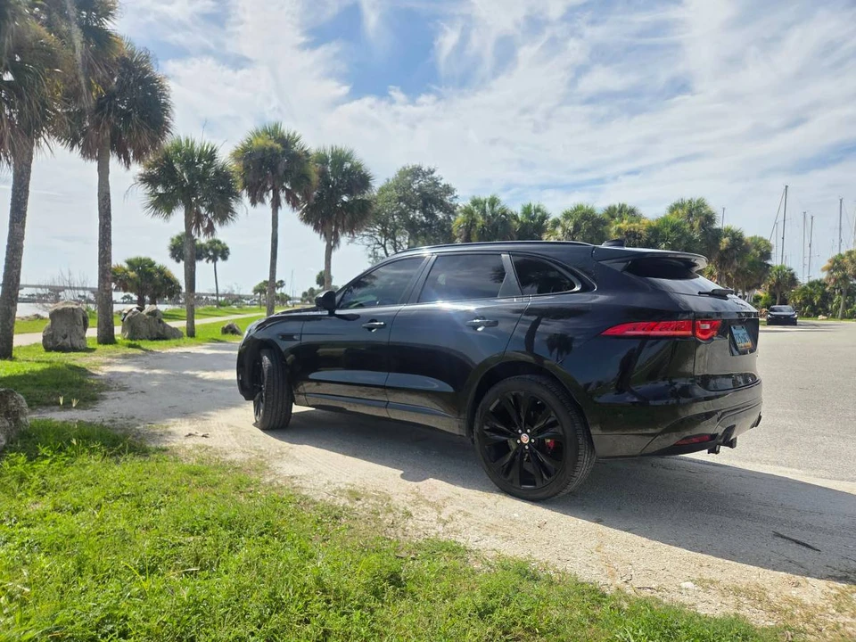 2017 Jaguar F-Pace - Image 5 of 13
