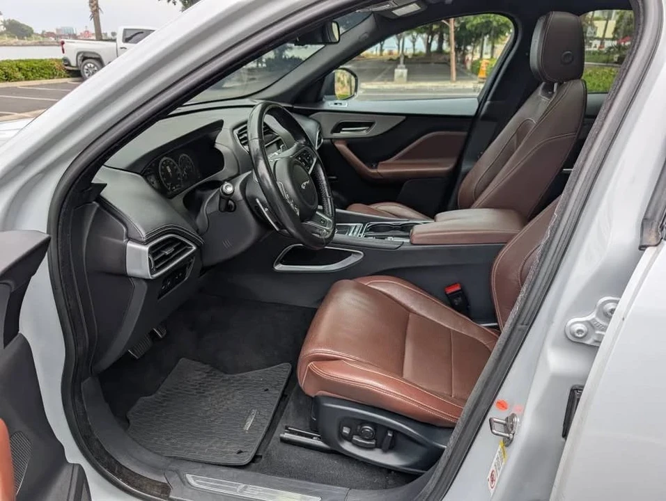 Jaguar F-Pace - Image 8 of 8