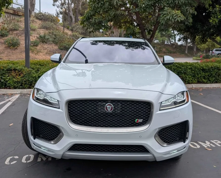 Jaguar F-Pace - Image 3 of 9