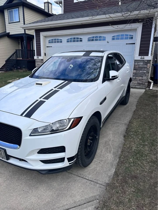 2018 Jaguar F-Pace - Image 2 of 10