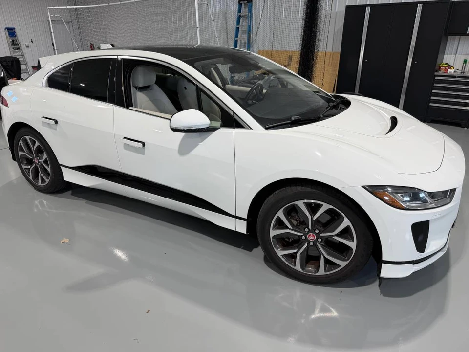 2022 Jaguar I-Pace - Image 3 of 6
