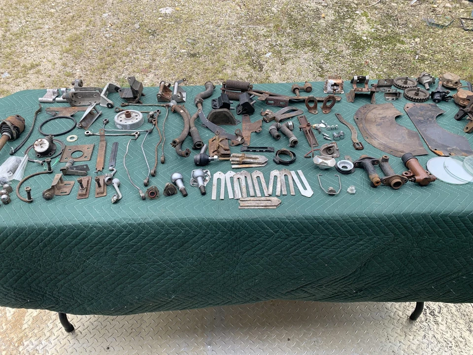 Parts & Memorabilia Mechanical Components - Image 2 of 31
