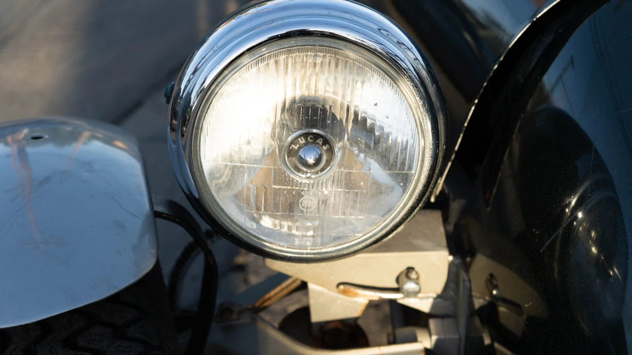 Jaguar Replica - Image 20 of 31