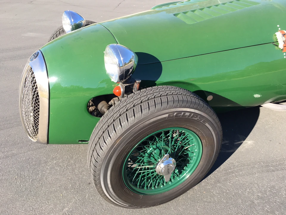 Jaguar Replica - Image 4 of 31