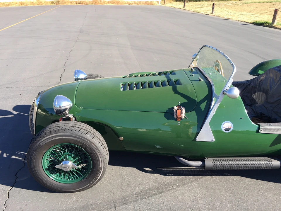 Jaguar Replica - Image 5 of 31