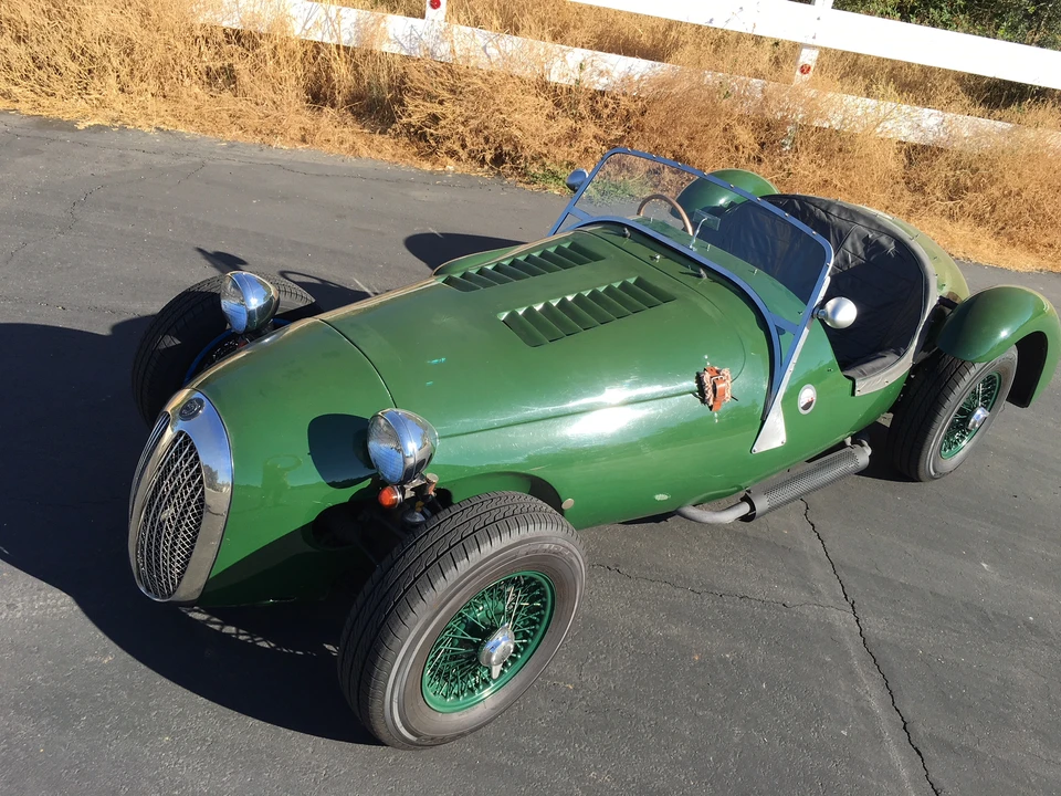 Jaguar Replica - Image 2 of 31
