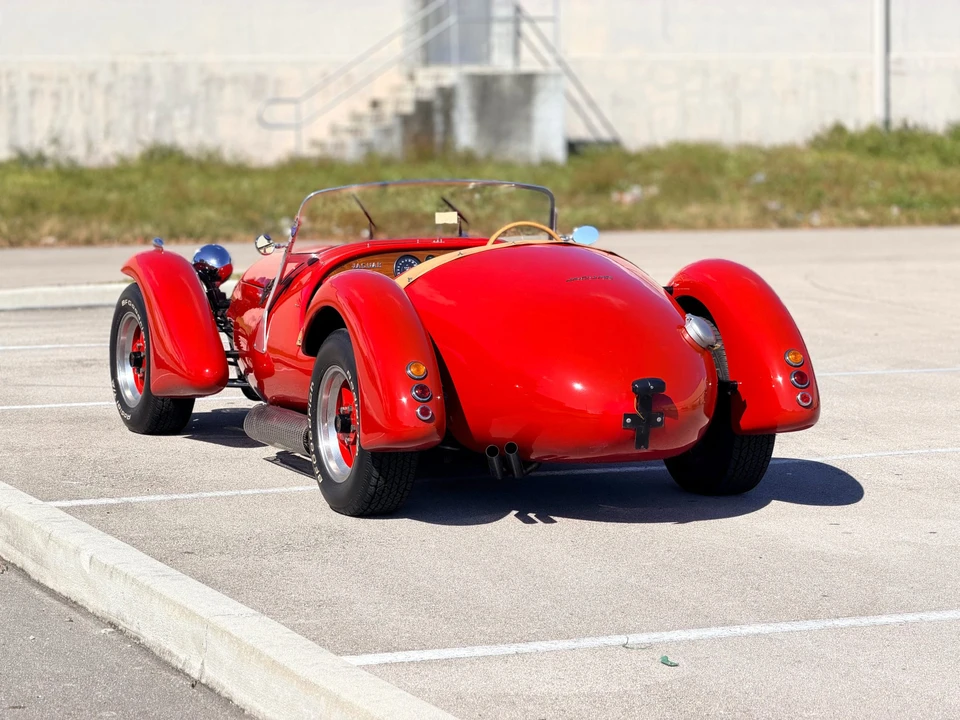 Jaguar Replica - Image 23 of 31