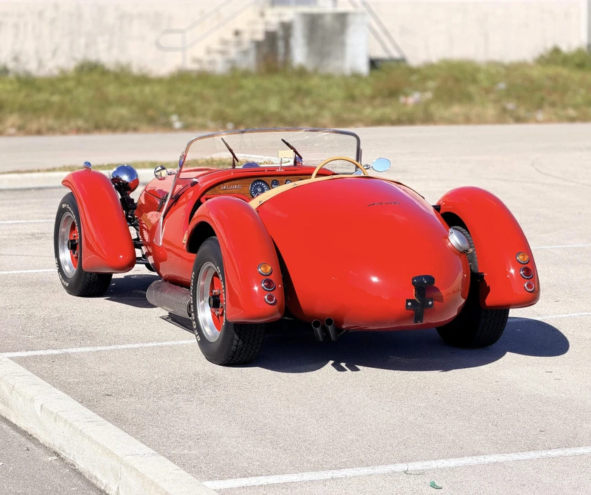 Jaguar Replica - Image 24 of 31