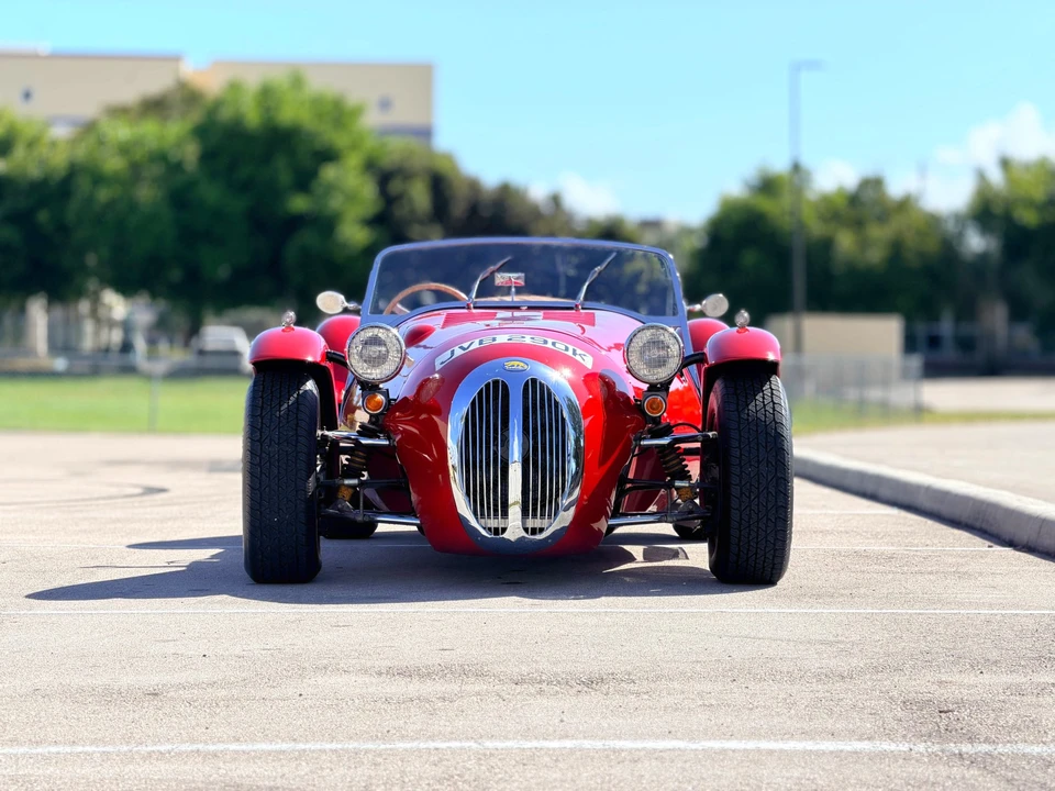 Jaguar Replica - Image 6 of 31