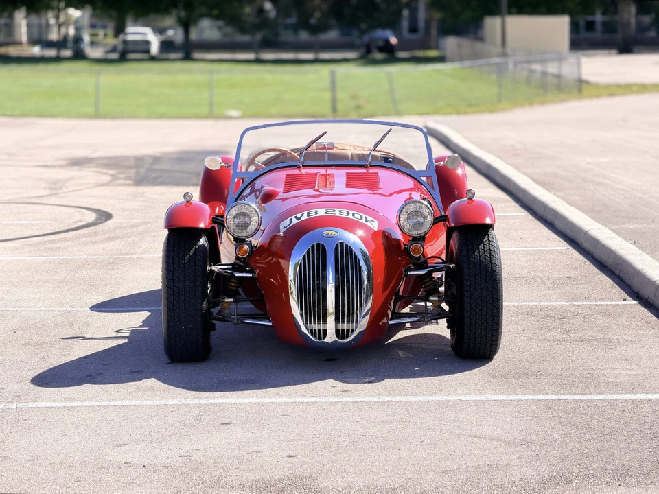 Jaguar Replica - Image 7 of 31