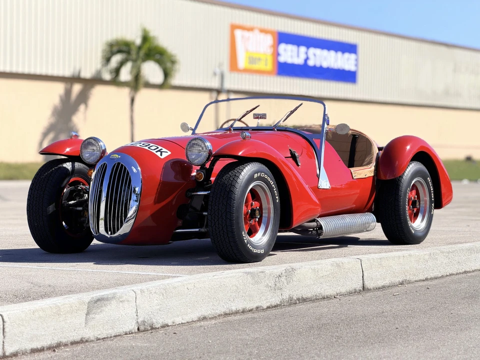 Jaguar Replica - Image 9 of 31