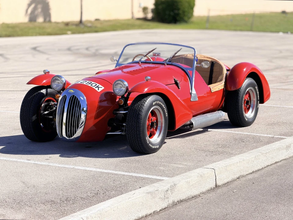 Jaguar Replica - Image 10 of 31