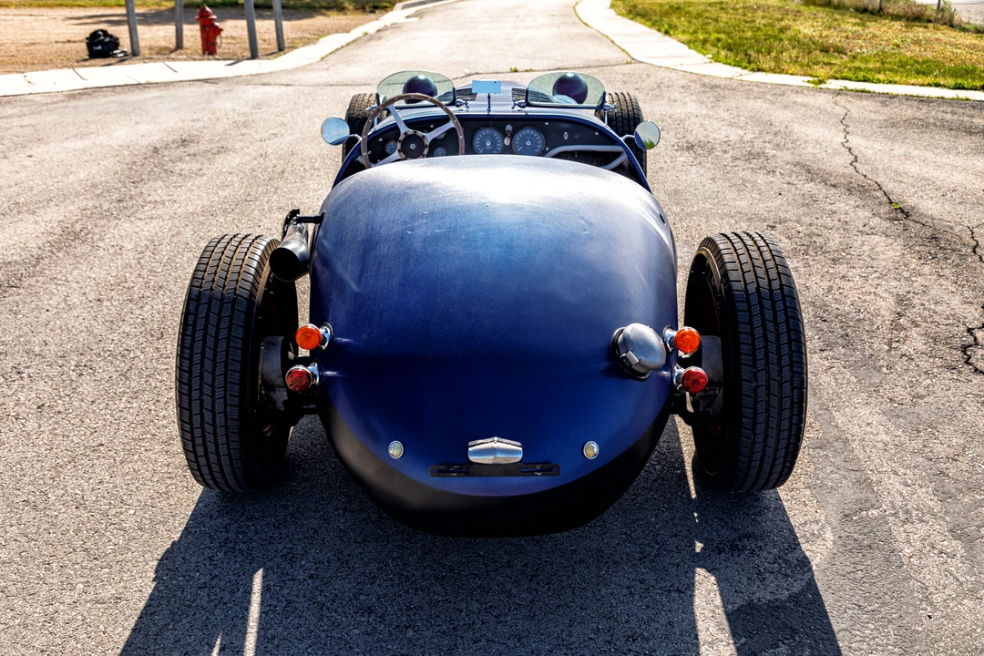 Vehicle image 8 of 31
