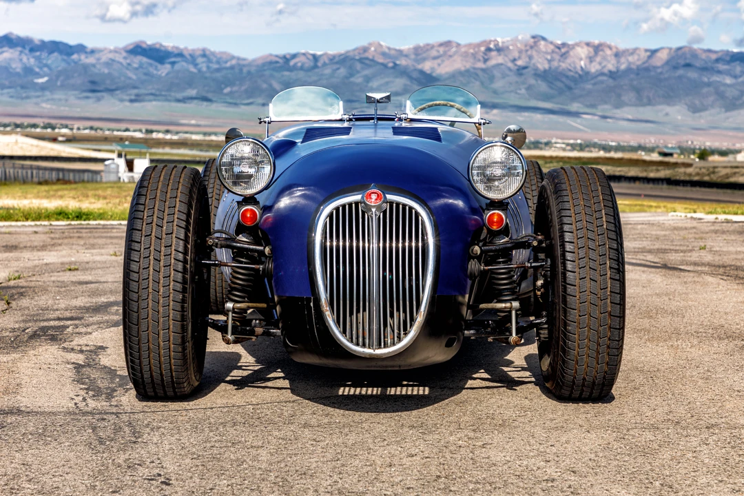 Vehicle image 3 of 31