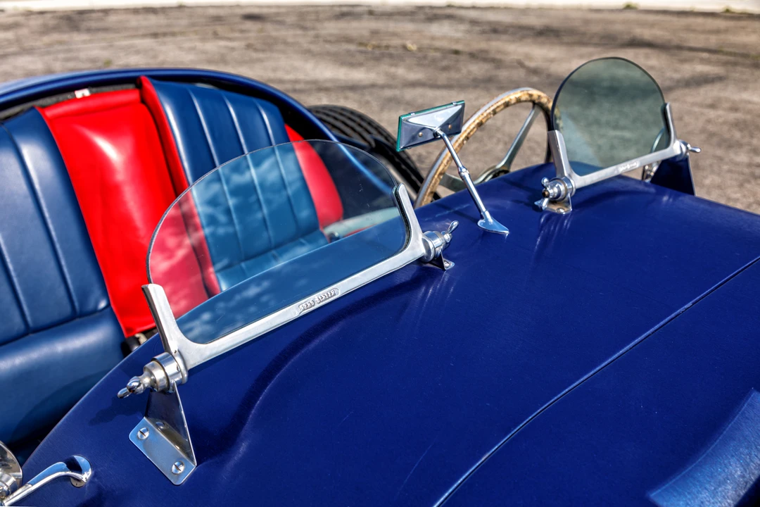 Vehicle image 17 of 31