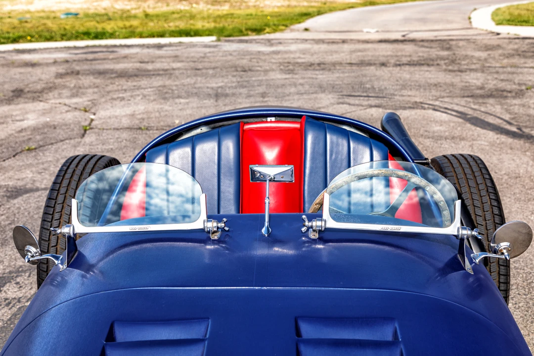Vehicle image 16 of 31