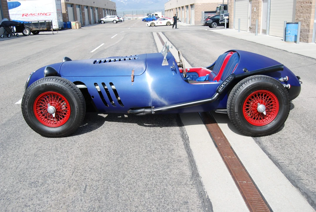 Vehicle image 12 of 31