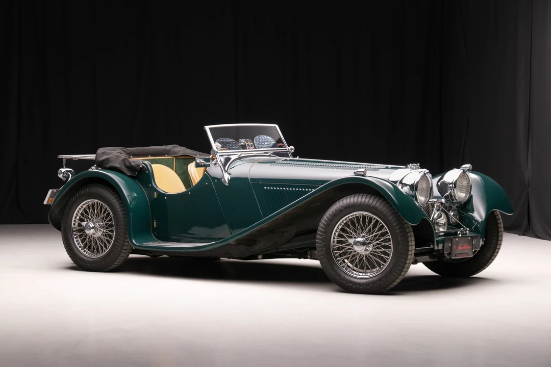 Jaguar Replica - Image 12 of 31
