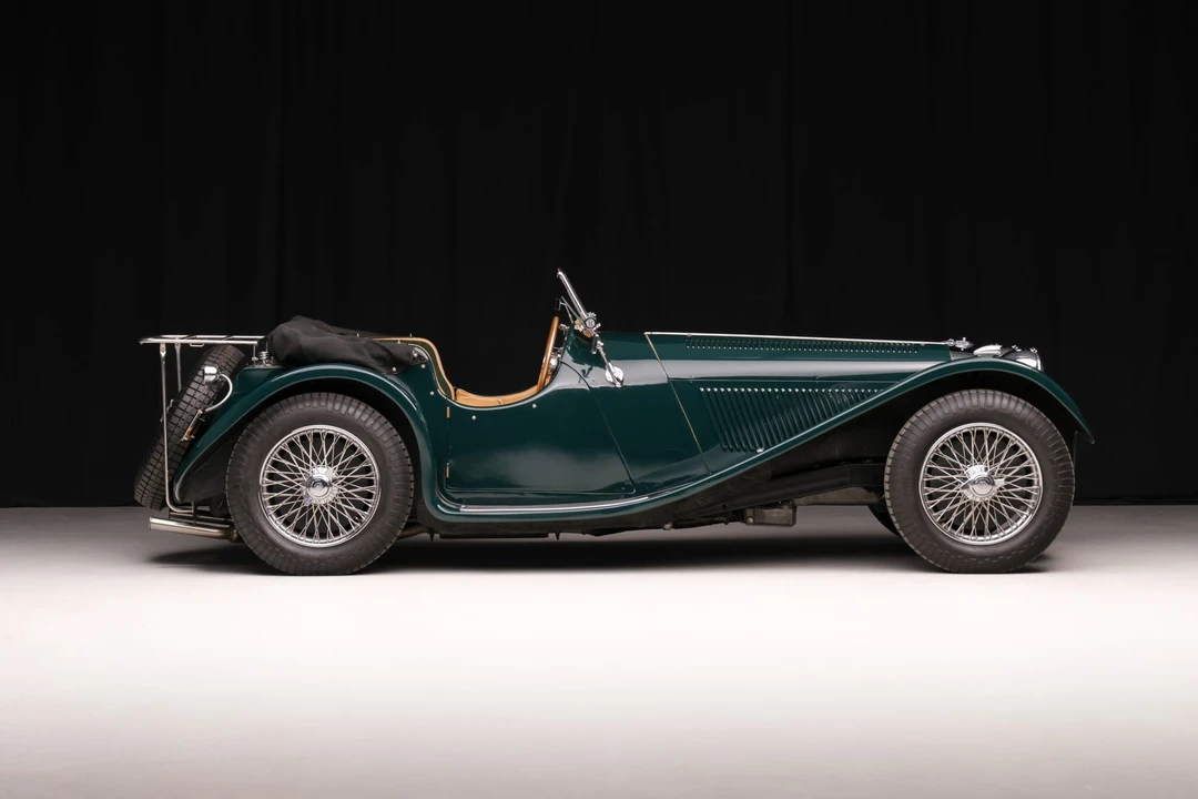 Jaguar Replica - Image 11 of 31