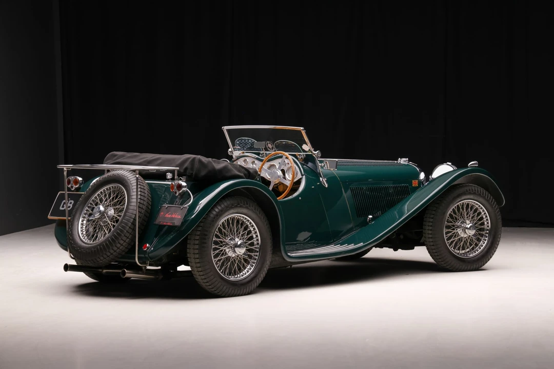 Jaguar Replica - Image 10 of 31