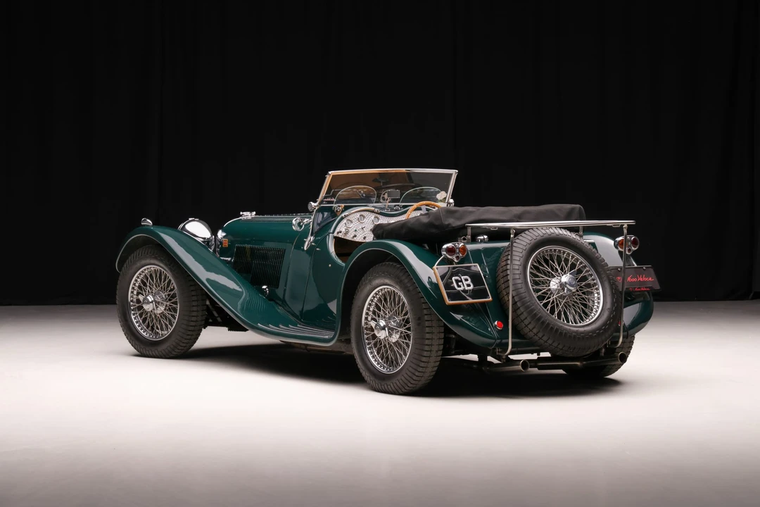 Jaguar Replica - Image 7 of 31