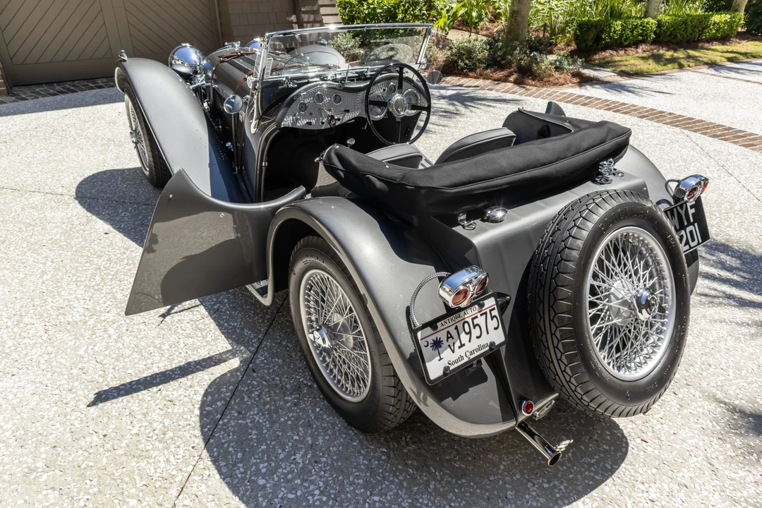 Jaguar Replica - Image 12 of 31
