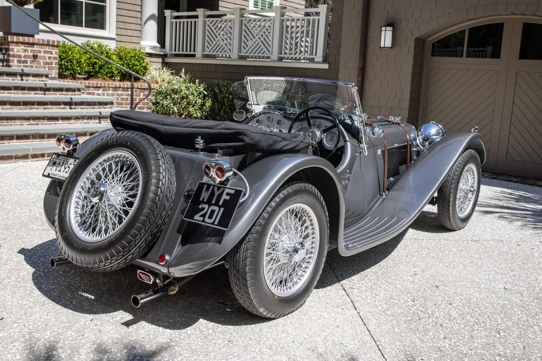 Jaguar Replica - Image 8 of 31