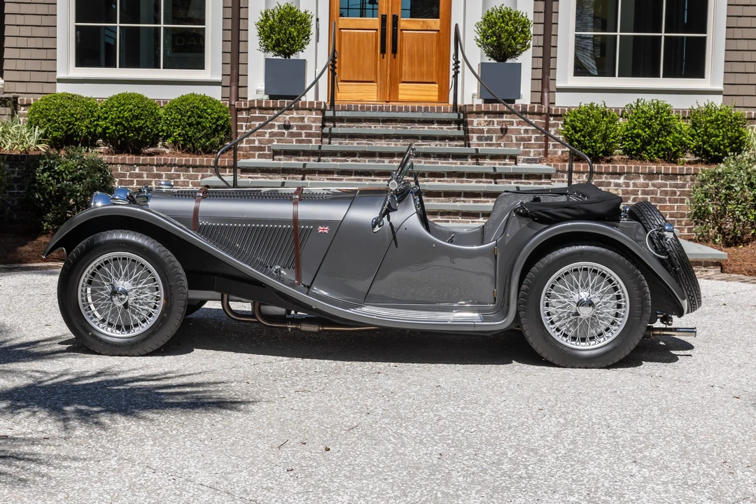 Jaguar Replica - Image 15 of 31