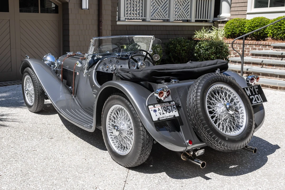 Jaguar Replica - Image 13 of 31