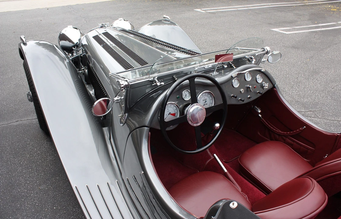 Jaguar Replica - Image 11 of 31