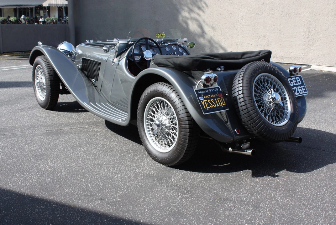 Jaguar Replica - Image 12 of 31