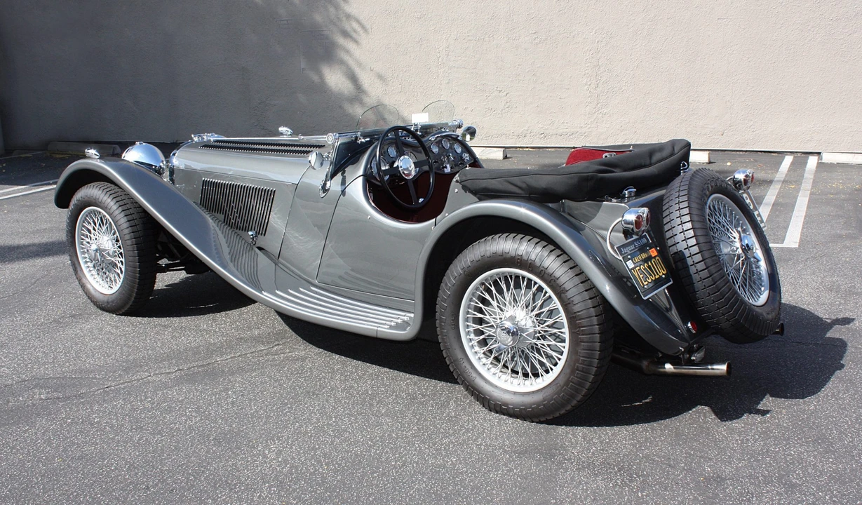 Jaguar Replica - Image 13 of 31