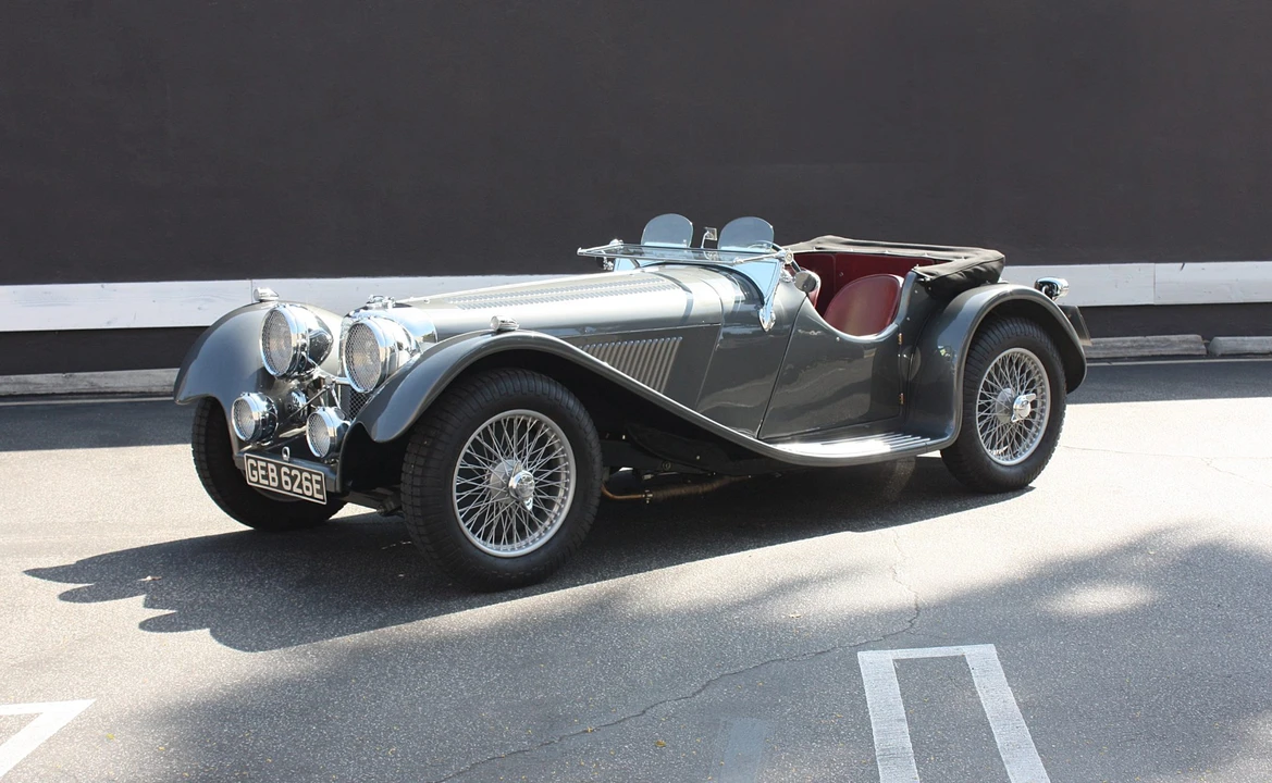 Jaguar Replica - Image 16 of 31