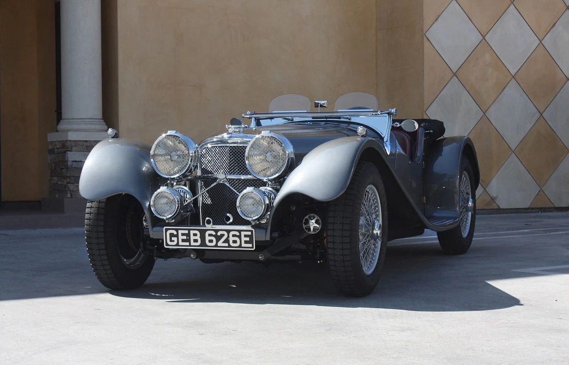Jaguar Replica - Image 21 of 31
