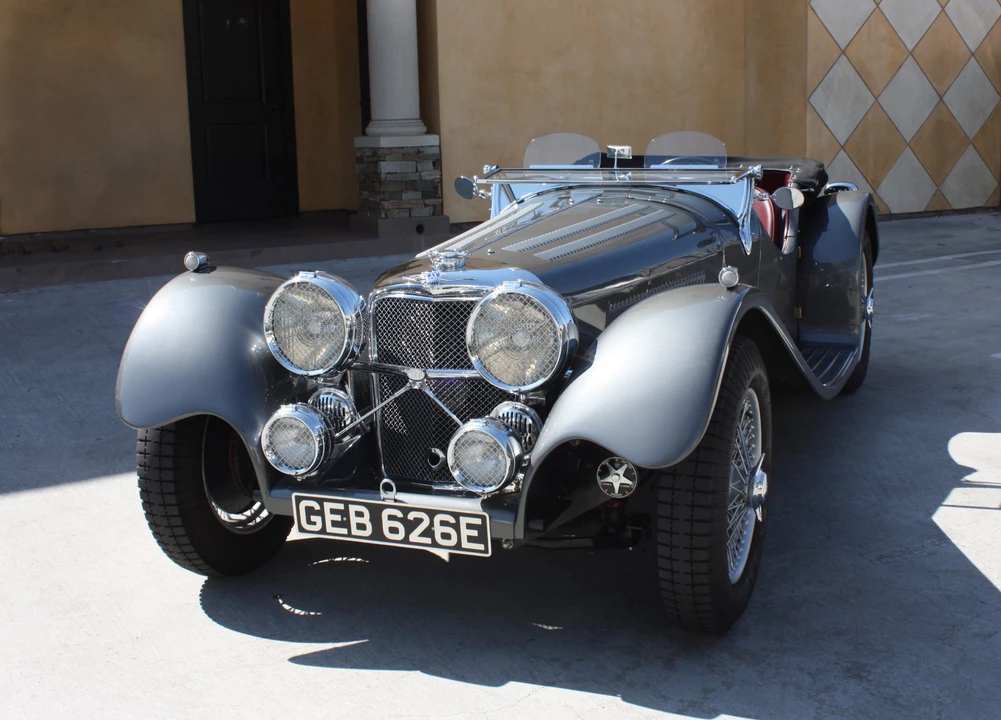 Jaguar Replica - Image 22 of 31
