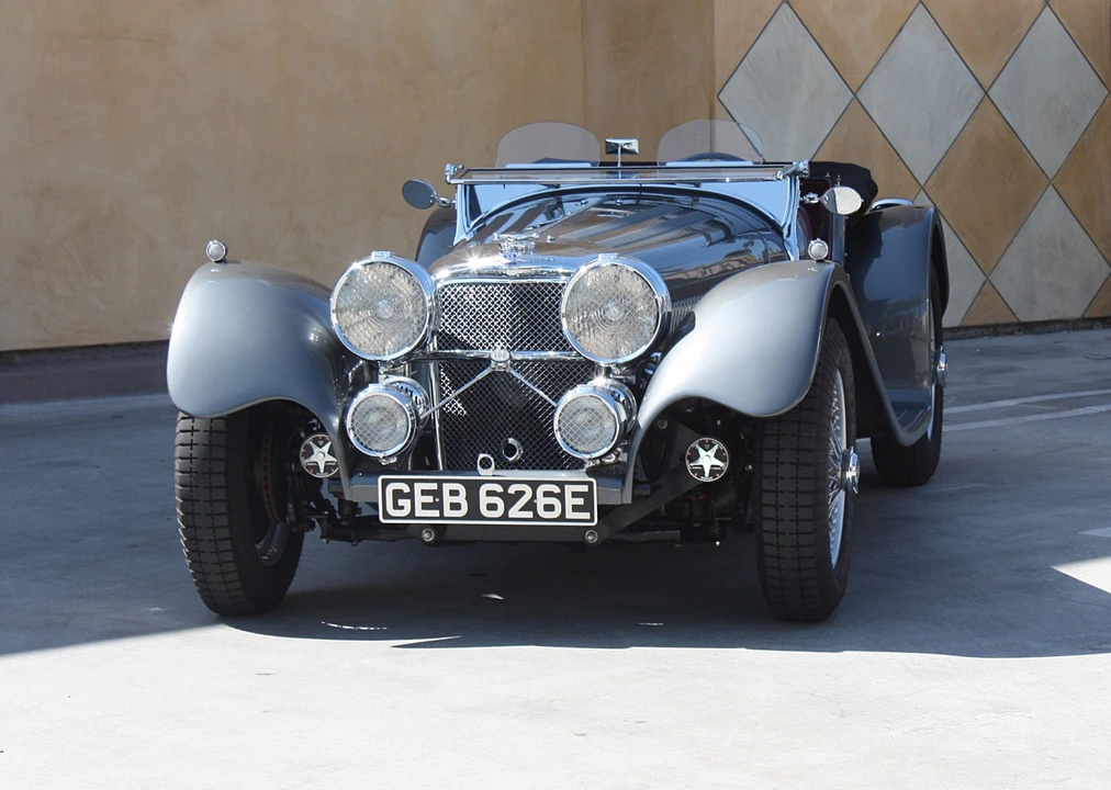 Jaguar Replica - Image 23 of 31