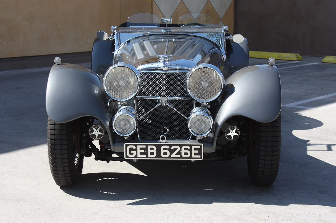Jaguar Replica - Image 24 of 31