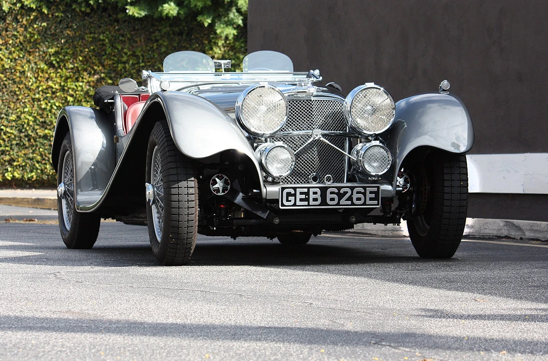 Jaguar Replica - Image 25 of 31
