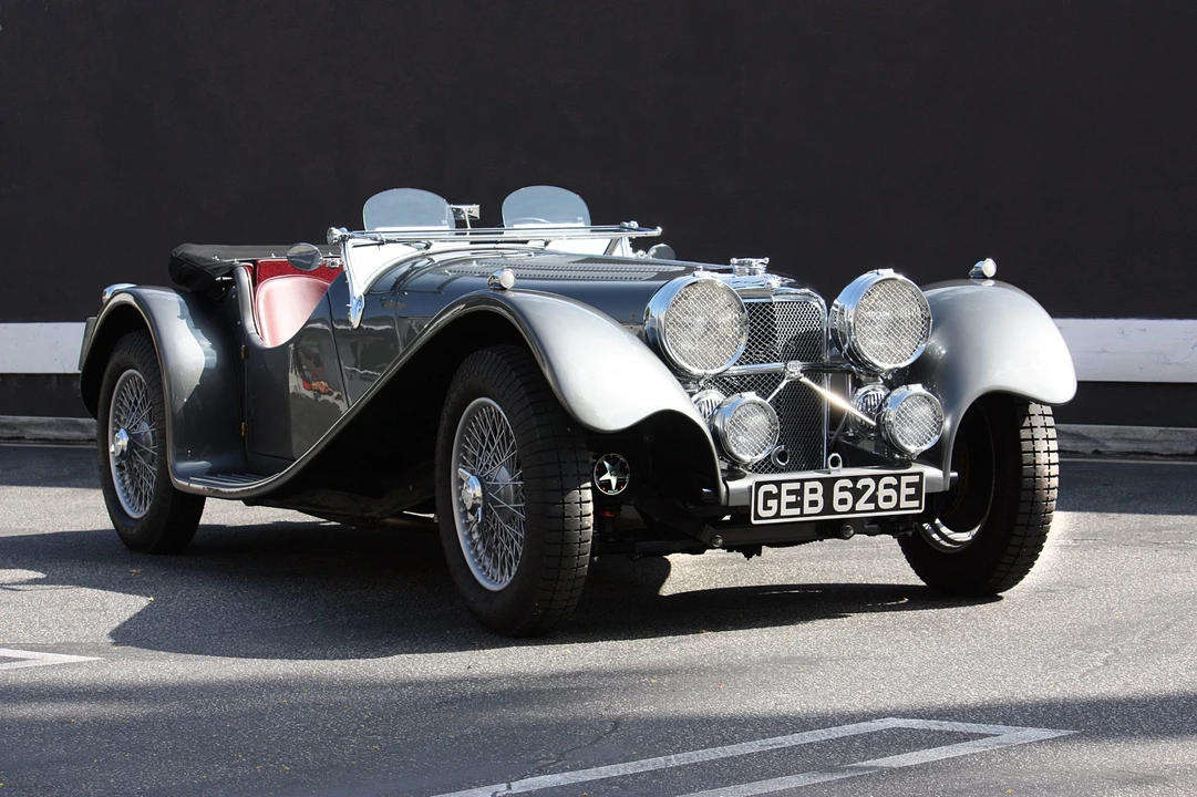Jaguar Replica - Image 27 of 31