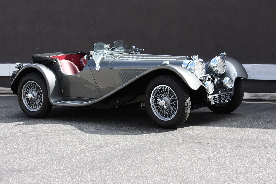 Jaguar Replica - Image 28 of 31